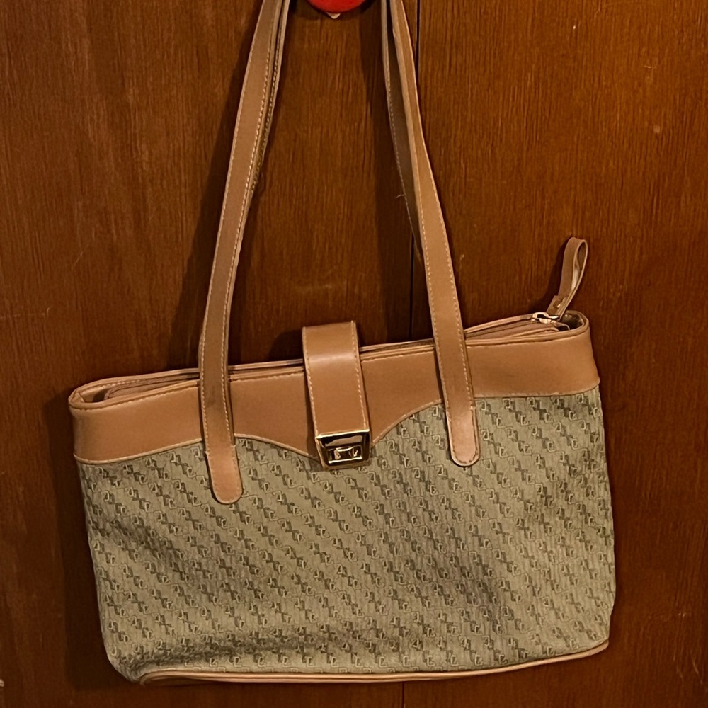 CL America Purse